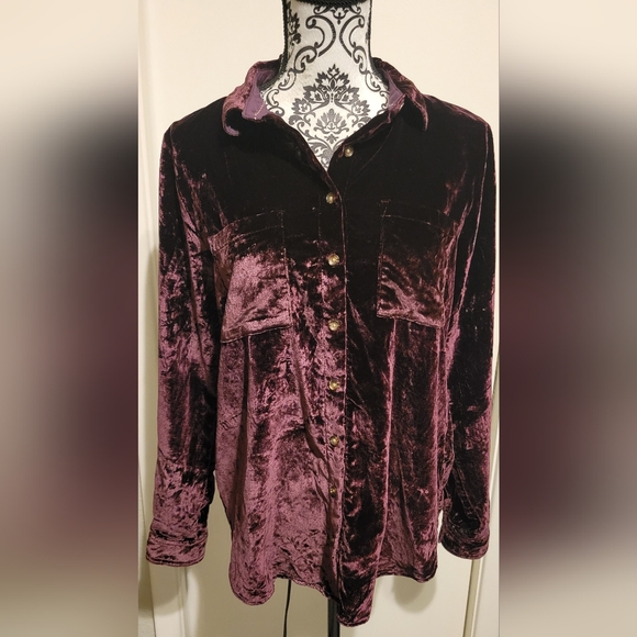 Anthropologie Tops - Maeve For Anthropologie Burgundy Velvet Long Sleeve Button Down Shirt Women’s 6‎